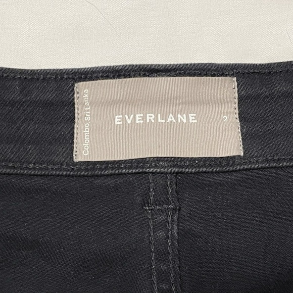Everlane The Slim Leg Crop Pant in Washed Black - Picture 8 of 14